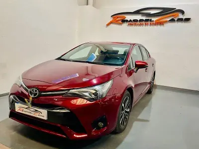 Occasion Toyota Avensis Executive 147 PK (108 kW) 2018 Rood Sedan