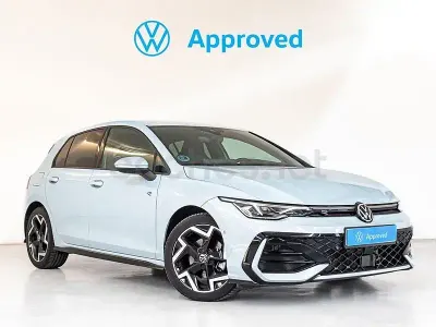 Usado VW Golf VIII R-line 150 CV (110 kW) 2025 Azul Berlina