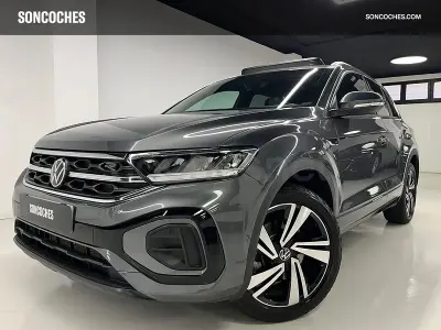Usado VW T-Roc R-line 190 CV (139 kW) 2023 Gris / plata SUV
