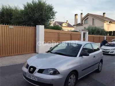 Usado Seat Ibiza Stella 64 CV (47 kW) 2004 Gris / plata Utilitario