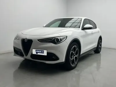 Usado Alfa Romeo Stelvio Sprint 190 CV (139 kW) 2022 Blanco SUV