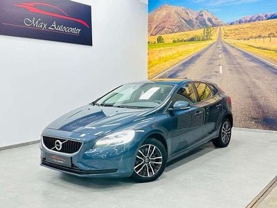 Usado Volvo V40 Momentum 120 CV (88 kW) 2019 Azul Utilitario