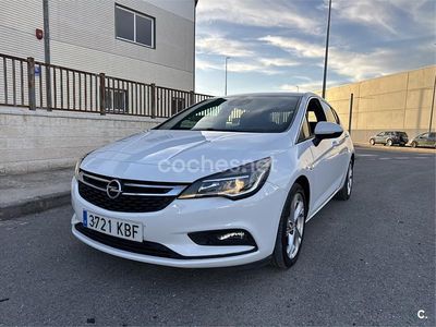 Usado Opel Astra Dynamic 110 CV (80 kW) 2018 Blanco Berlina