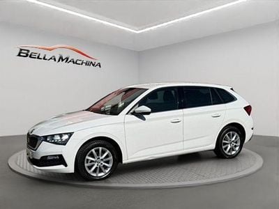 Usado Skoda Scala 115 CV (84 kW) 2021 Blanco Utilitario