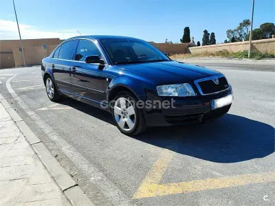 Usado Skoda Superb Comfort 130 CV (95 kW) 2004 Azul Berlina