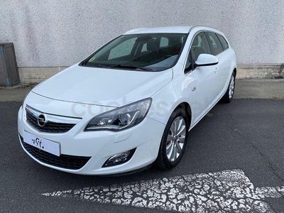 Usado Opel Astra Sportive 125 CV (91 kW) 2012 Blanco Familiar