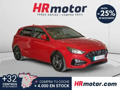 Käytetty Hyundai i30 120 HP (88 kW) 2021 Punainen Sedan
