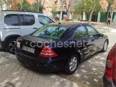 Begagnad Mercedes C180 Classic 143 HK (105 kW) 2003 Blå Sedan