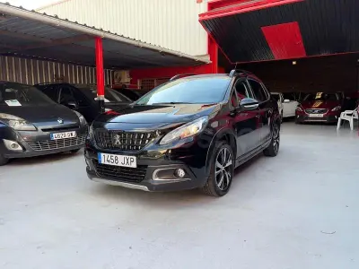 Usado Peugeot 2008 GT-line 120 HP (88 kW) 2017 Preto SUV