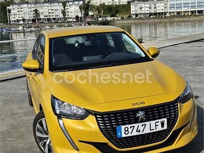 Usado Peugeot 208 GT-line 100 CV (73 kW) 2020 Amarillo Utilitario