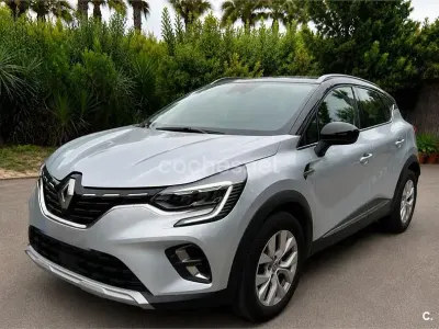 Usado Renault Captur Zen 90 CV (66 kW) 2022 Gris / plata SUV