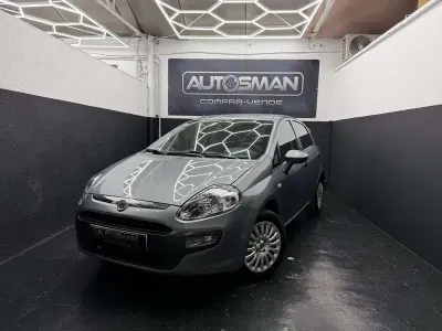 Usado Fiat Punto Evo Dynamic 77 CV (56 kW) 2010 Gris / plata Utilitario