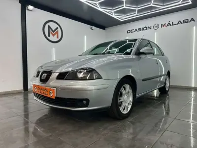 Usado Seat Cordoba Reference 101 CV (74 kW) 2005 Plateado Berlina