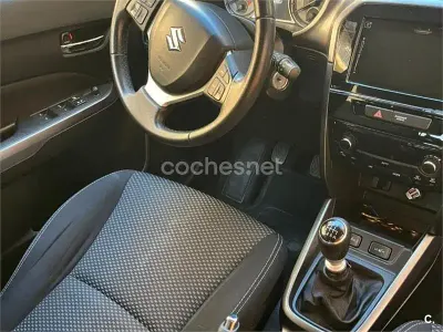Usado Suzuki Vitara 140 CV (102 kW) 2019 Negro SUV
