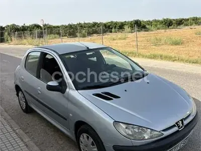 Usado Peugeot 206 70 CV (51 kW) 2004 Gris / plata Berlina
