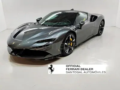 Usado Ferrari SF90 2023 Gris / plata Coupe