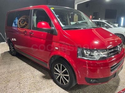 Käytetty VW Multivan Highline 180 HP (132 kW) 2013 Punainen Tila-auto