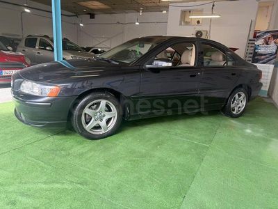 Käytetty Volvo S60 Momentum 163 HP (119 kW) 2008 Musta Sedan