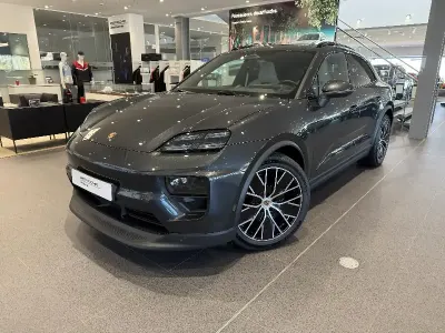 Usado Porsche Macan 300 kW (408 CV) 2024 Gris/plata SUV