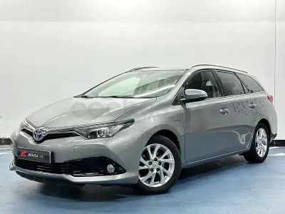 Usado Toyota Auris Hybrid
