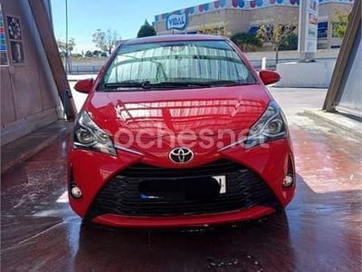 Usado Toyota Yaris City 69 CV (50 kW) 2019 Rojo Berlina