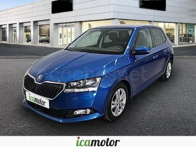 Usado Skoda Fabia Ambition 80 CV (58 kW) 2021 Azul Utilitario