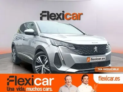 Usado Peugeot 3008 Allure 131 CV (96 kW) 2021 Gris SUV