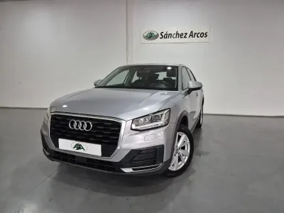 Usado Audi Q2 Advanced Plus 116 CV (85 kW) 2020 Gris SUV