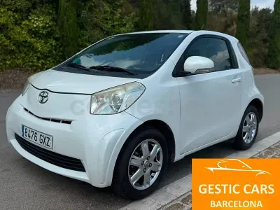 Usado Toyota iQ 68 CV (50 kW) 2010 Blanco Utilitario