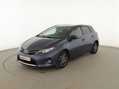 Usado Toyota Auris Hybrid Active 136 CV (100 kW) 2015 Azul Berlina