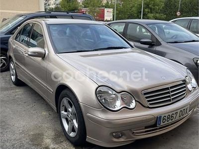 Beige Usado 2005 Mercedes C220 Avantgarde Berlina | 4400 € (Precio justo)