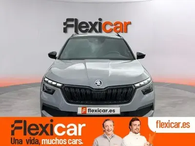 Usado Skoda Kamiq Active 95 CV (69 kW) 2021 Gris SUV