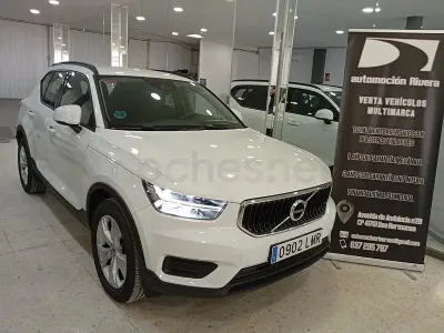 Usado Volvo XC40 Momentum 129 CV (94 kW) 2021 Blanco SUV