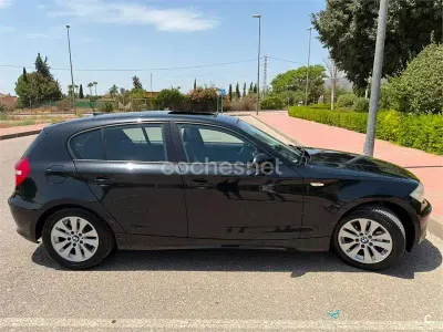 Usado BMW 118 129 CV (94 kW) 2008 Negro Utilitario