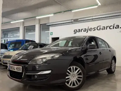 Usado Renault Laguna III Dynamique 130 CV (95 kW) 2011 Negro Berlina