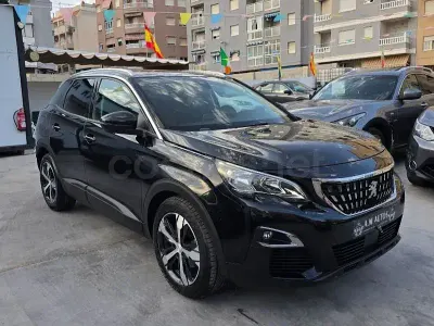 Usado Peugeot 3008 Active 130 CV (95 kW) 2019 Negro SUV
