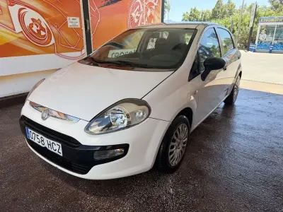 Usado Fiat Punto Evo Active 75 CV (55 kW) 2012 Blanco Utilitario