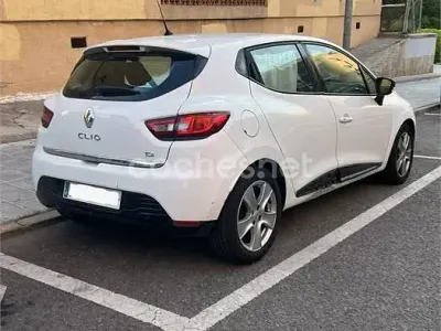 Usado Renault Clio IV Dynamique 90 CV (66 kW) 2013 Blanco Berlina