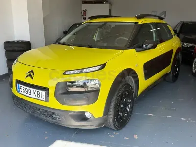 Usado Citroën C4 Feel 100 CV (73 kW) 2017 Amarillo Berlina