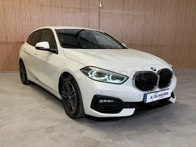 Usado BMW 116 Shadowline 116 CV (85 kW) 2021 Blanco Utilitario
