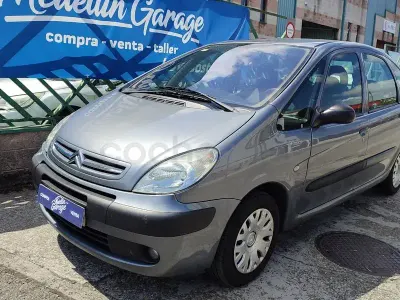 Usado Citroën Xsara Picasso Exclusive 90 CV (66 kW) 2005 Gris / plata Monovolumen