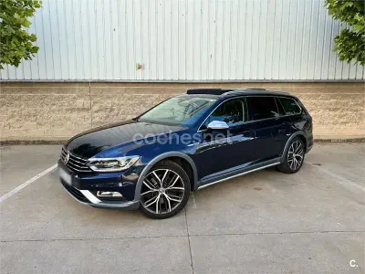 Usado VW Passat Alltrack 240 CV (176 kW) 2016 Azul Familiar