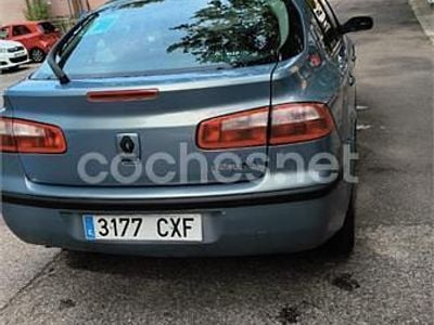 Usado Renault Laguna II Dynamique 136 CV (100 kW) 2004 Azul Berlina