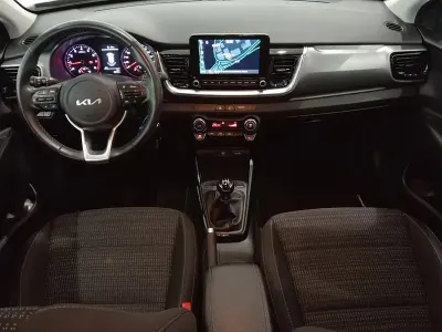 Usado Kia Stonic 84 CV (61 kW) 2023 Gris SUV