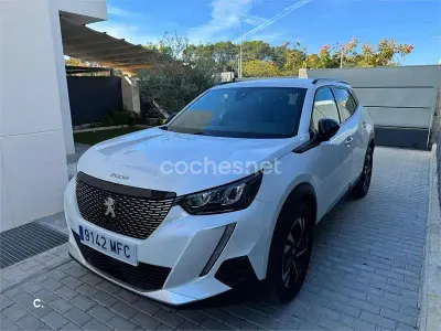 Usado Peugeot 2008 Active 100 HP (73 kW) 2023 Branco SUV