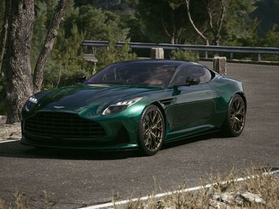 Malachite green Nuevo 2025 Aston Martin DB12 Coupe | 332.000 €