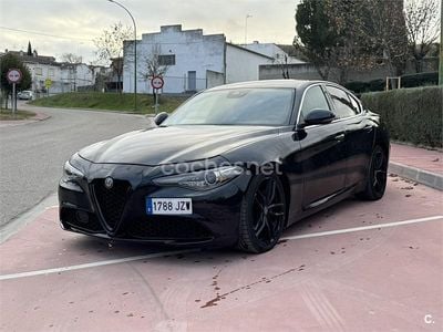 Negro Usado 2017 Alfa Romeo Giulia Super Berlina | 12.490 € (Super precio)
