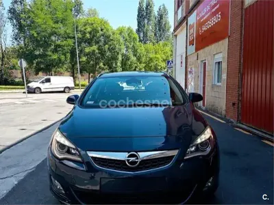 Usado Opel Astra Sport 125 CV (91 kW) 2011 Azul Familiar