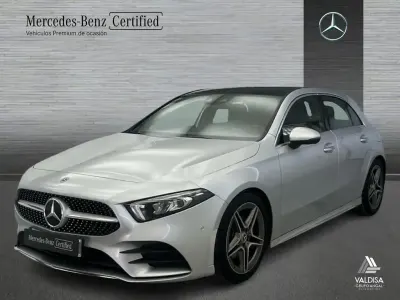 Usado Mercedes A180 AMG line 136 CV (100 kW) 2020 Gris Berlina
