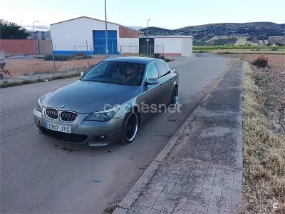Usado BMW 530 193 CV (141 kW) 2004 Gris / plata Berlina